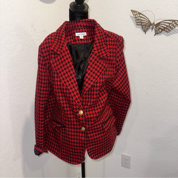 Joan Rivers Red & Black Houndstooth Blazer with Gold Buttons - Picture 2 of 8